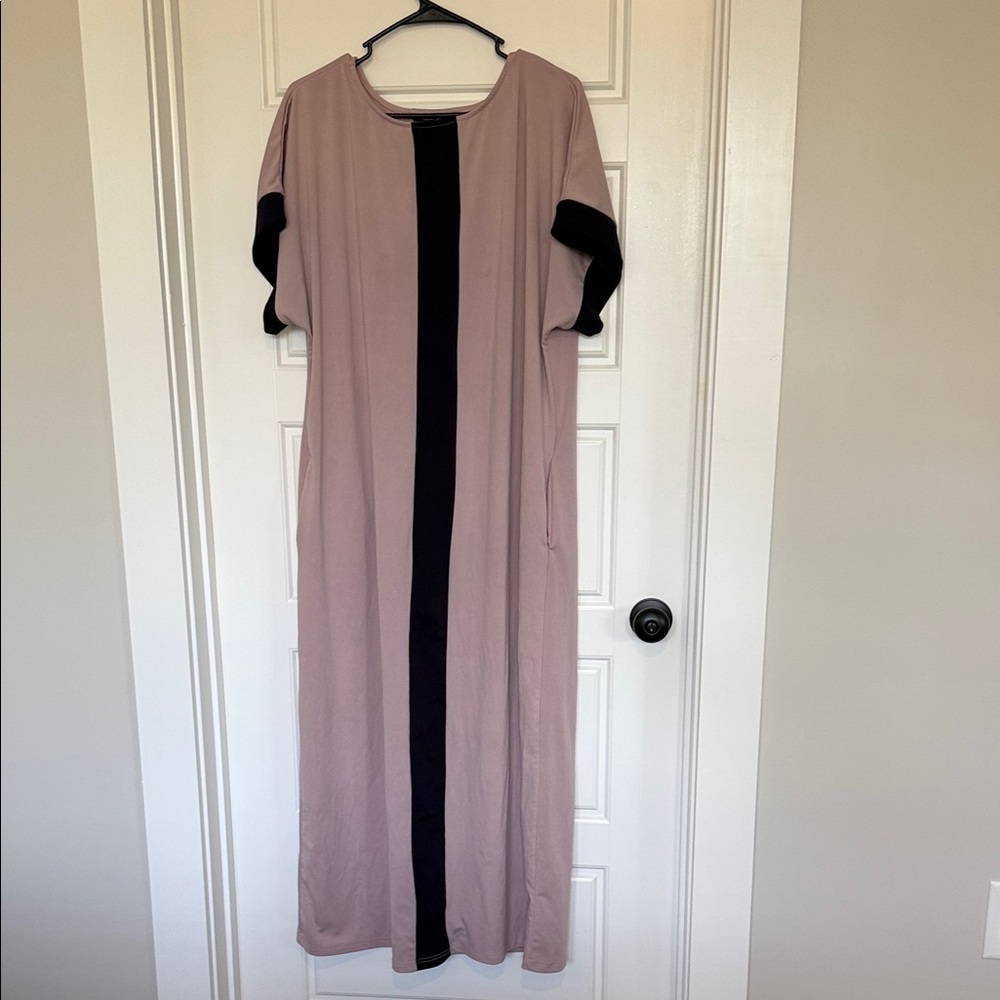 Acevog Lavender and Black Maxi Dress
